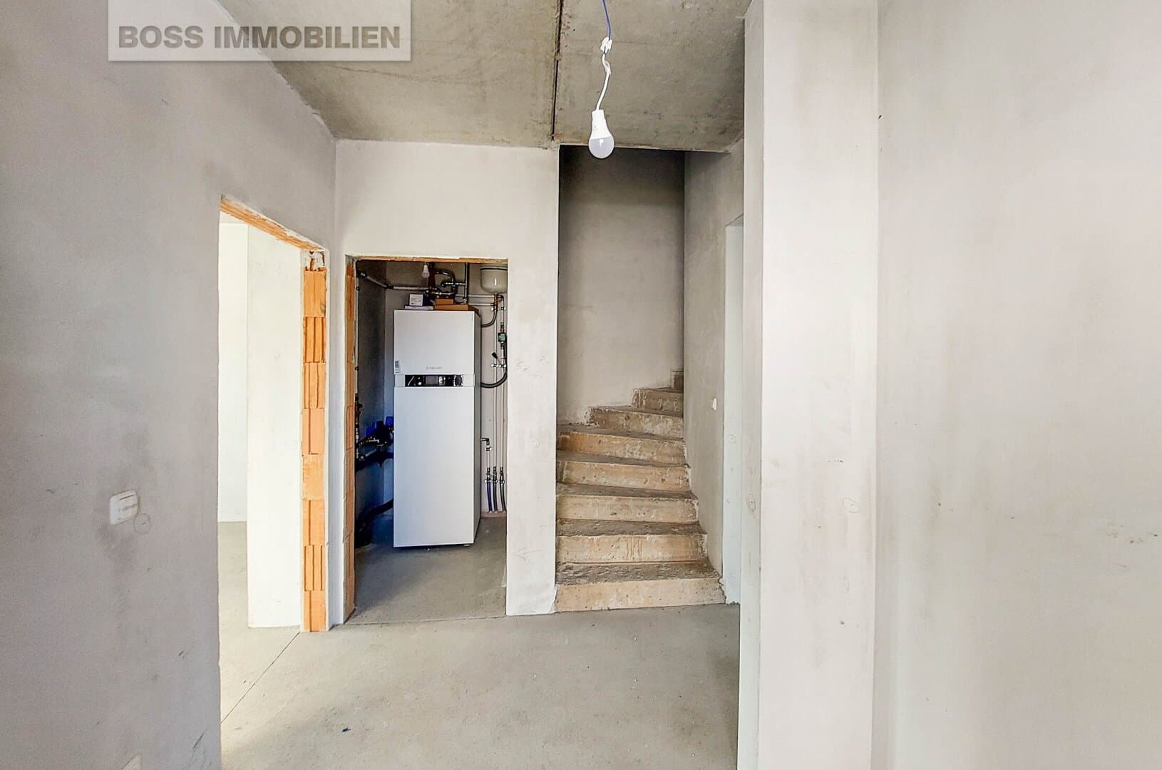 Mehrfamilienhaus belagsfertig mit Garten, Carport möglich